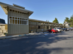 Best Western Pier Point Inn