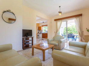 Sun Beach Villa Thio Large Private Pool Walk to Beach A C Wifi Car Not Required - 2840