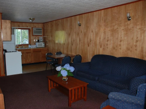 Flamingo Resort On Lake George