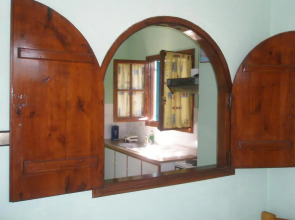 Manos Apartments