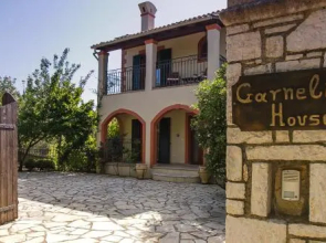 Garnelis House