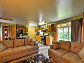 Peaceful, Quiet Seward Apt W/back Yard & Mtn Views
