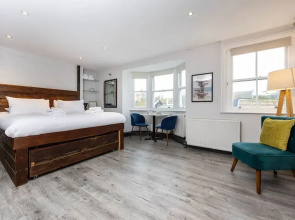 Host Stay Grafton Copper