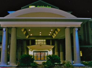 Holiday Inn Express & Suites Cleveland