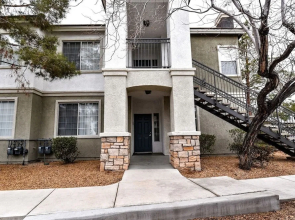 Beautiful & Quiet Apartment 15 Minutes From Strip