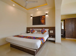 Fabhotel Royce Studio Apartments