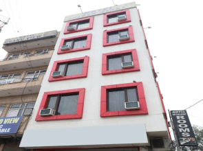 OYO 28646 Hotel Golden Heart