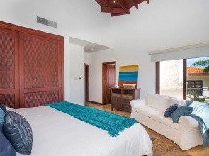 Pristine Bay 1106 4 Bedroom Home by RedAwning
