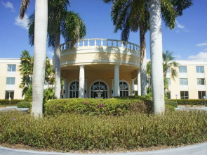 La Quinta Inn And Suites Naples Downtown