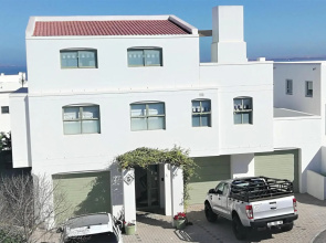 Paradise Beach Apartments Langebaan 5 Elara