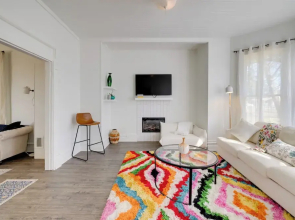 Walk to Beach: Riverside Retreat in Seaside!