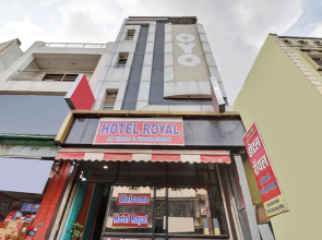 OYO 82518 Hotel Royal In
