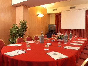 Отель Jr Hotels Gate 7 Bologna 