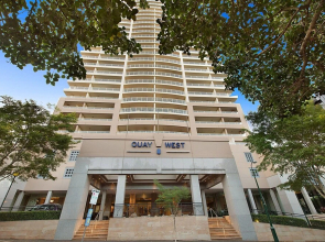 CBD Luxury Oasis, Botanical Gardens & River Views