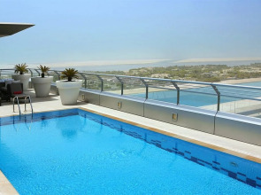 Centro Capital Centre by Rotana Hotel