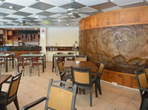 VIP Hotel (SG Clean Certified)