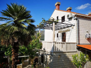 Apartments and Rooms Villa Mir