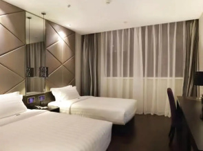 Orange Hotel Select