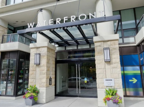 Suite Digs Waterfront