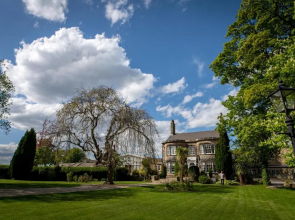 Kings Croft Hotel