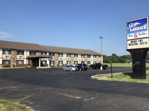 Sky Lodge Inn & Suites