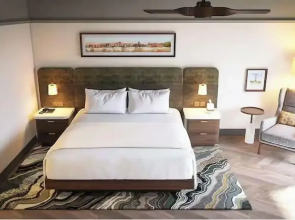 Tryon Riverfront Inn New Bern, Tapestry