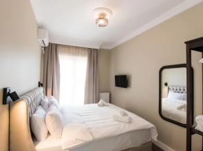 Primavera' Seafront apt with tower view