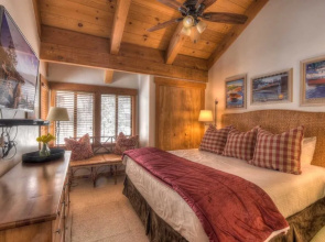 Granlibakken Retreat Near Tahoe Beach!