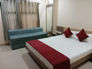 Tirupati Palace Hotel
