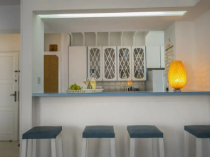 Mackenzie Leo Seafront Suite
