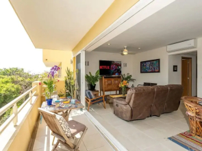 Sleeps 6 Views Beach 1 Block