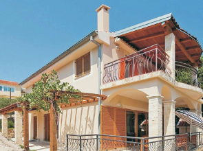 Very pleasant holiday house with sea view located in Preko on the island Ugljan