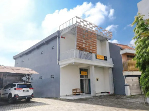 Gatsu Kost by OYO Rooms