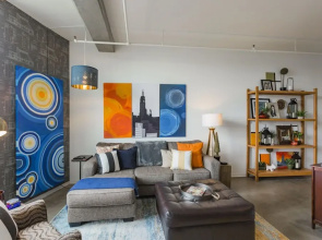 Executive Industrial Chic Condo 30 night min