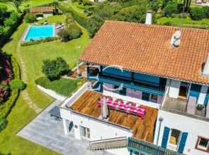 Easy Clés- Splendid 8 bedrooms property & pool