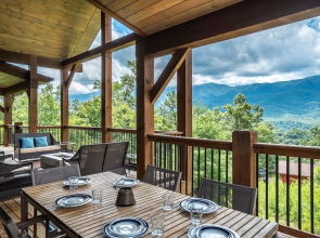Leconte Views 5 Bedroom Home by Redawning