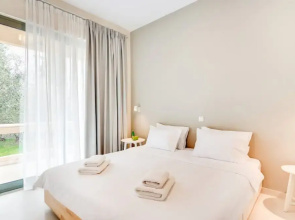 Astra Beach Studio 5