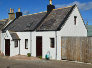 4-bed Cottage in Portknockie, Near Cullen, Moray