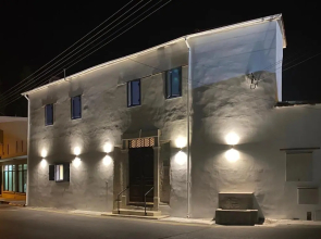The Courtyard Episkopi Guest House