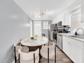 Luxury 3BR Family Home Game Room Parking