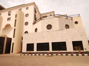 Alexis Hotel & Conference Centre