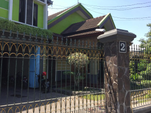 OYO 1639 Penginapan Anggrek Syariah 1