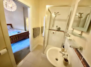 Serviced Accommodation Moray Lesmurdie House, Elgin - Free Parking, Free WiFi