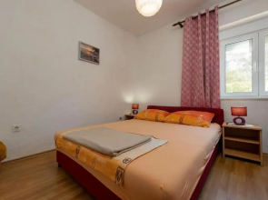 Beachfront Holiday Home With Hot Tub, Terrace, and Sea Views in Vinišće