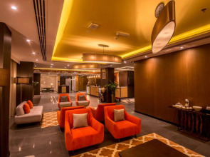 Carnelian By Glory Bower Hotel