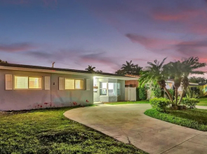 Modern 5BR with Private Heated Pool