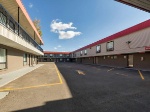 Medicine Hat Inn & Suites