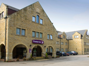 Premier Inn Huddersfield North