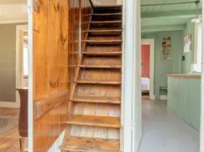 Old Fashioned House In The Heart Of T rshavn