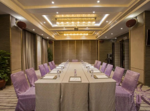 La Perle International Hotel - Free shuttle between hotel and Exhibition Center during Canton Fair & Exhibitor registration Counter